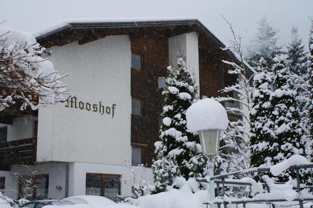 Apartments Mooshof ノイシュティフト・イム・シュトゥーバイタール エクステリア 写真